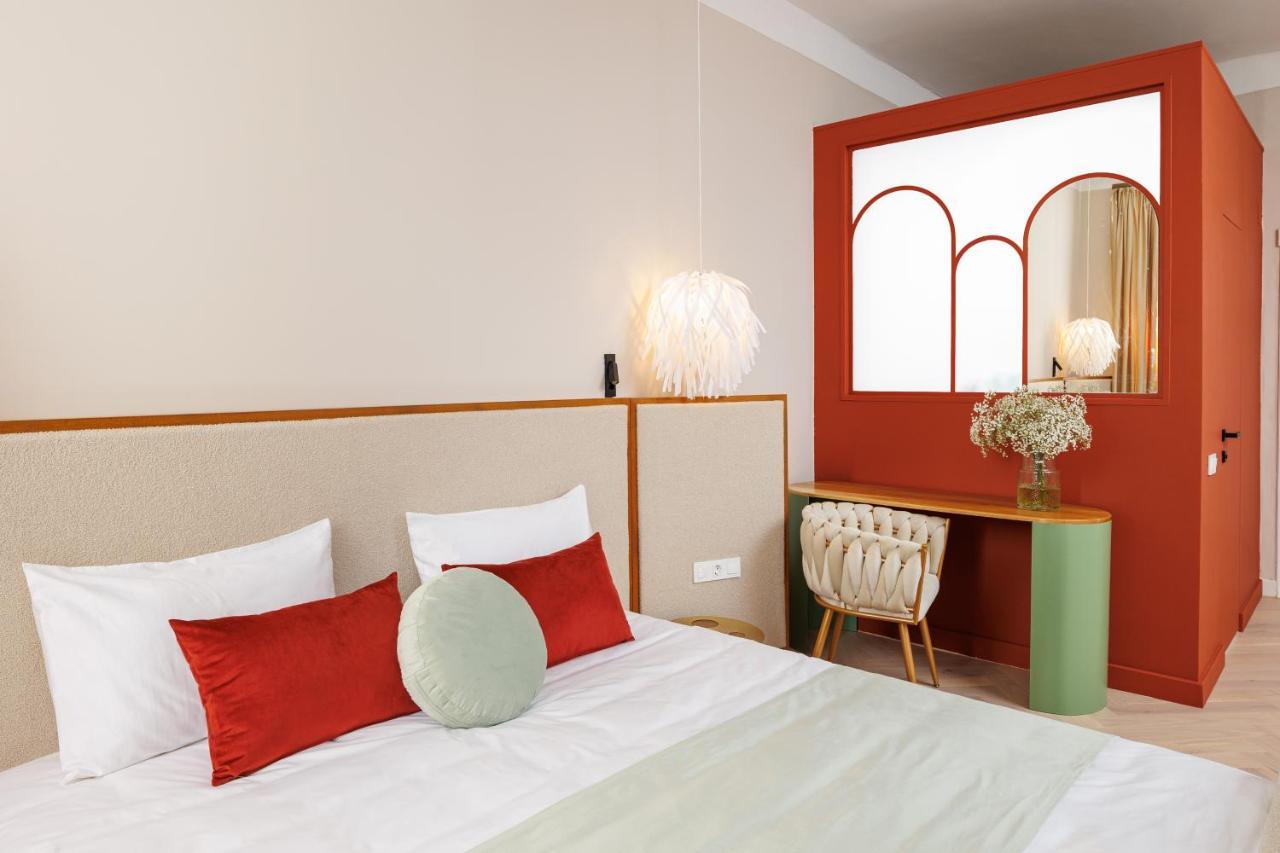 Aries' Collection Luxury Suites Брашов Экстерьер фото